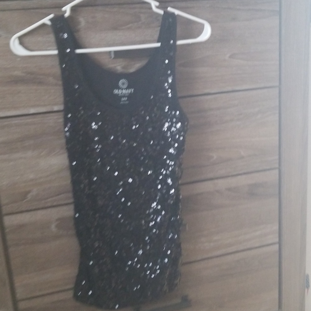 Black sequin tank top NWOT🔥 All $10 items 2/$15!